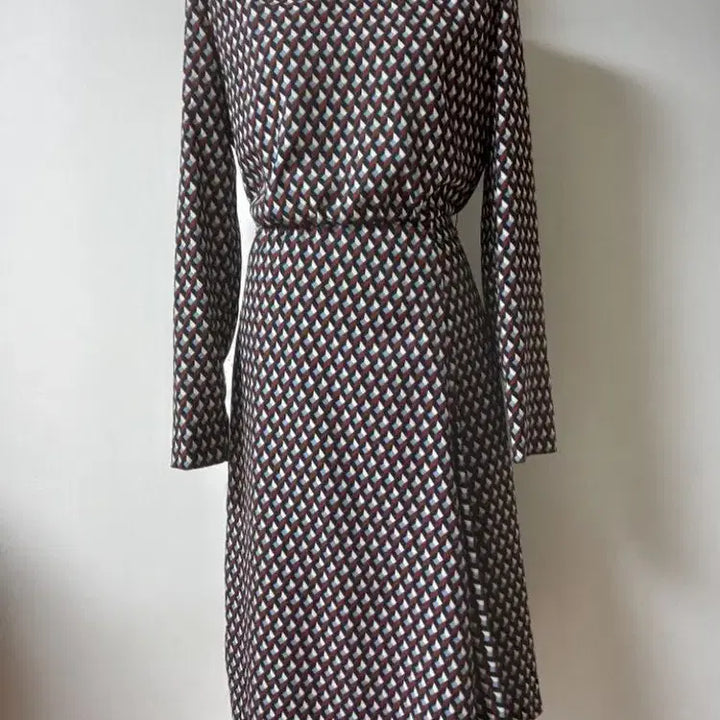 [BUNJANG] LYNN A-line Asymmetrical Hem Midi Dress / LYNN린 원피스