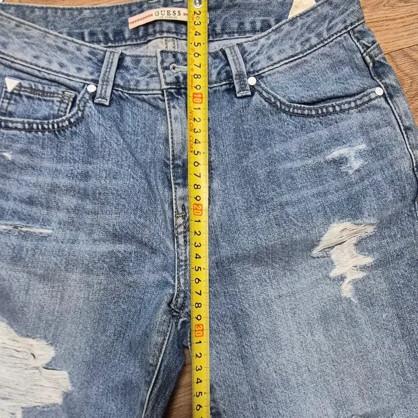 [BUNJANG] Guess Boyfriend Fit Ripped Jeans / 게스 청바지
