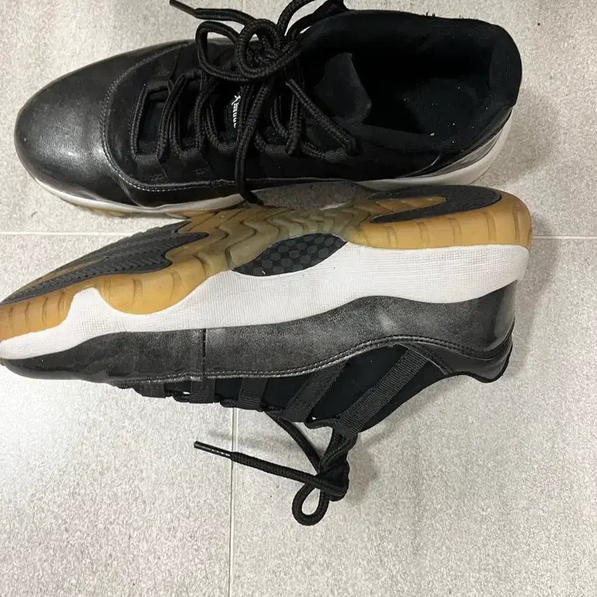 [BUNJANG] Nike Jordan 11 Retro Low Sneakers / 나이키 조던 11 레트로 로우