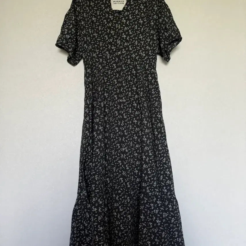 [BUNJANG] Marron Edition Black Flower Short-Sleeve Dress / 마론에디션 블랙 플라워 반팔 원피스