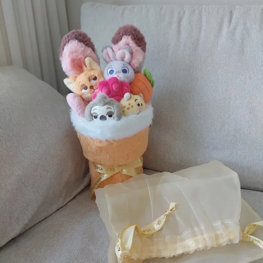 [BUNJANG] Zootopia Judy Scented Flower Bouquet Plush Doll / 주토피아 주디 향기 꽃다발 인형