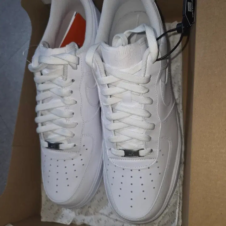 [BUNJANG] Nike Air Force 1 Low White (Size 300) New / 나이키 에어 포스 1 로우 화이트 300 새상품 판매합니다