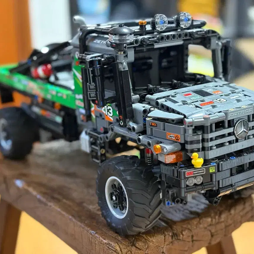 [SOLD OUT] (완성품)레고 테크닉 벤츠 Zetros 트럭 42129