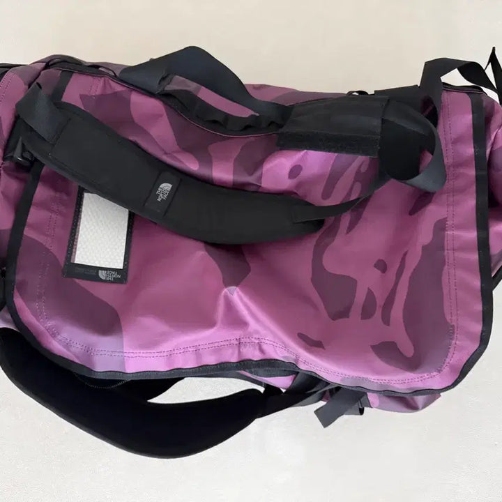 [BUNJANG] The North Face x KAWS Base Camp Duffel Bag Large Pamplona Purple / 노스페이스 x 카우스 베이스캠프 더플백 라지 팜플로나 퍼플