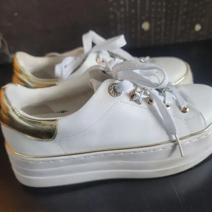 [BUNJANG] MISOPE White Gold Point Sneakers (230cm) / 미소페 화이트 골드 포인트 스니커즈(230cm)