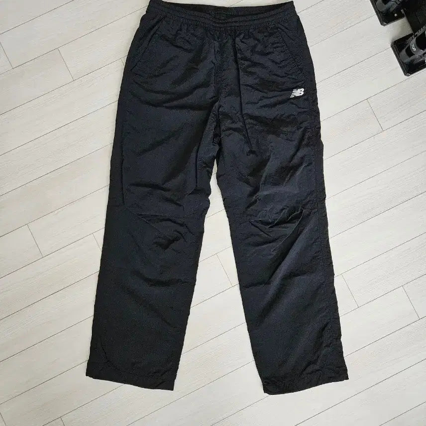 [BUNJANG] New Balance Heritage Woven Straight Pants M / 뉴발란스 UNI ESS 헤리티지 우븐 스트레이트 팬츠 M 80