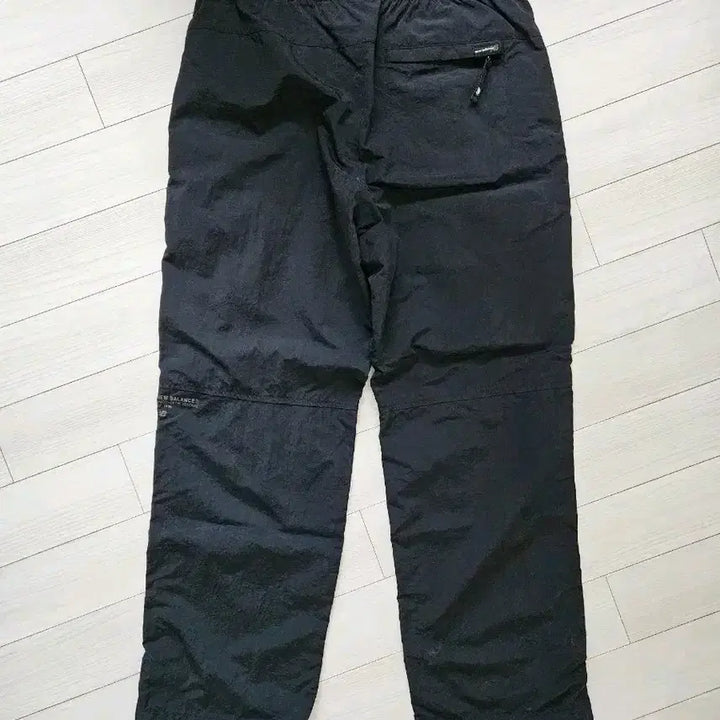 [BUNJANG] New Balance Heritage Woven Straight Pants M / 뉴발란스 UNI ESS 헤리티지 우븐 스트레이트 팬츠 M 80