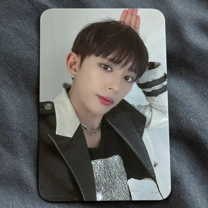 [BUNJANG] DKB D1 What The Hell Everline Lucky Draw POB Photocard / 다크비 디원 왓더헬 에버라인 럭드 깡총 토끼 미공포 특전 포카