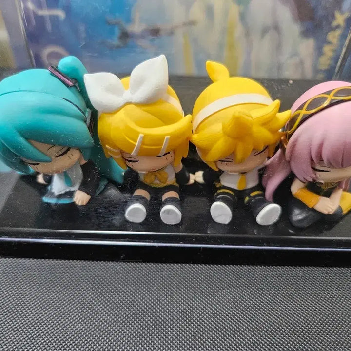 [SOLD OUT] 보컬로이드 하츠네미쿠 어깨쿵 꾸벅꾸벅 가챠 일괄 판매