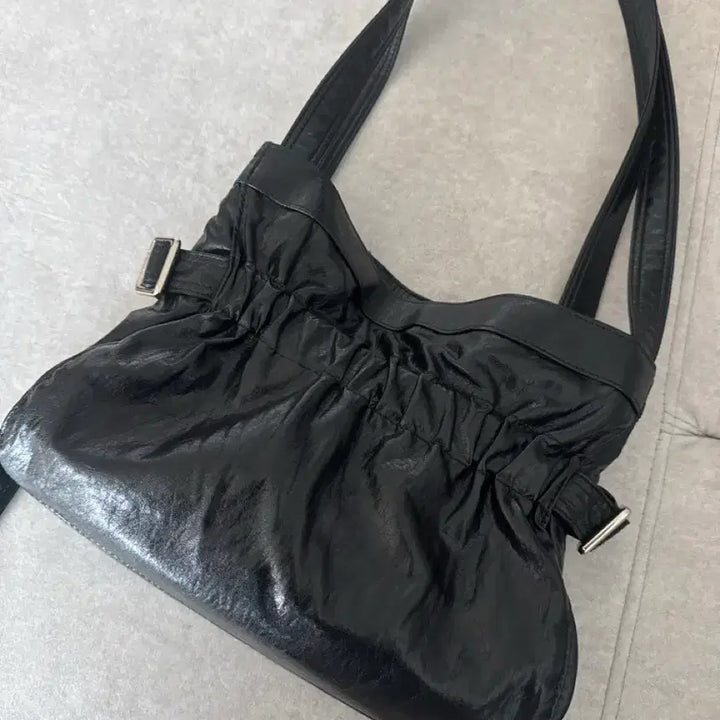[BUNJANG] Matinkim Seashell Mini Bag Black / 마뗑킴 씨쉘 미니백 블랙