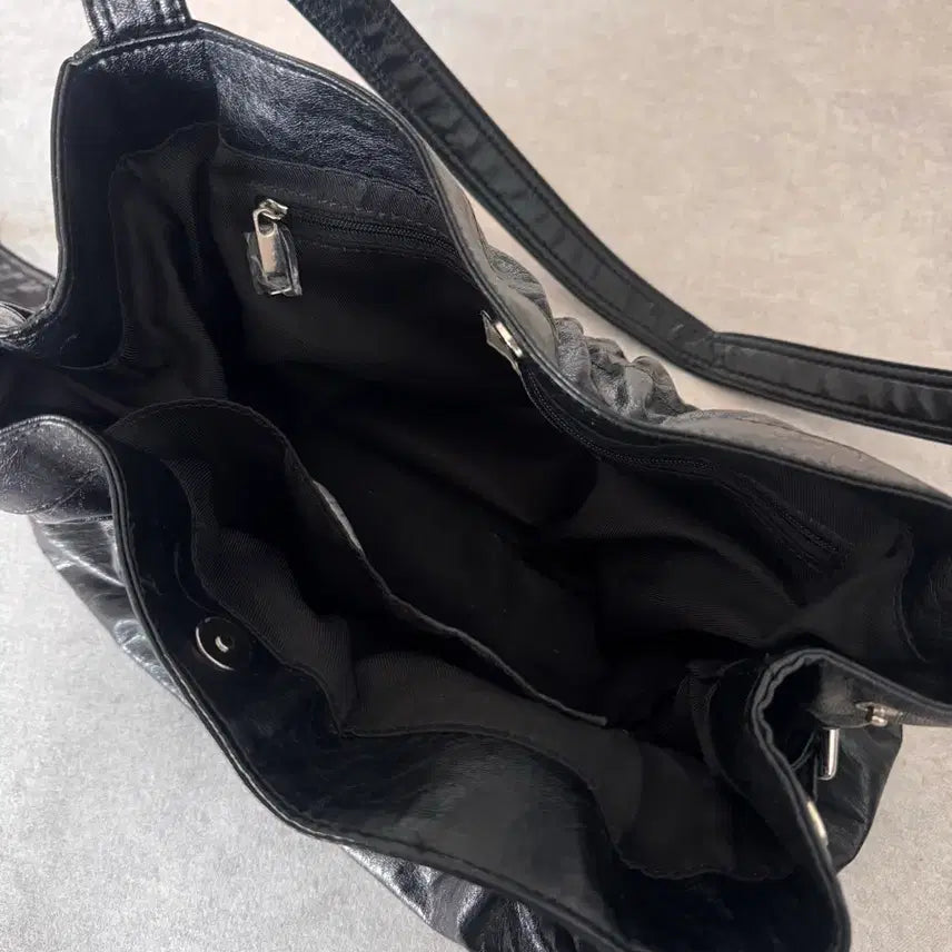 [BUNJANG] Matinkim Seashell Mini Bag Black / 마뗑킴 씨쉘 미니백 블랙