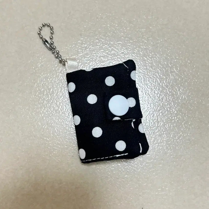 [BUNJANG] Handmade Dot Pattern Mini ID Photo Keychain / 도트 패턴 증명사진 지갑 키링 (핸드메이드)