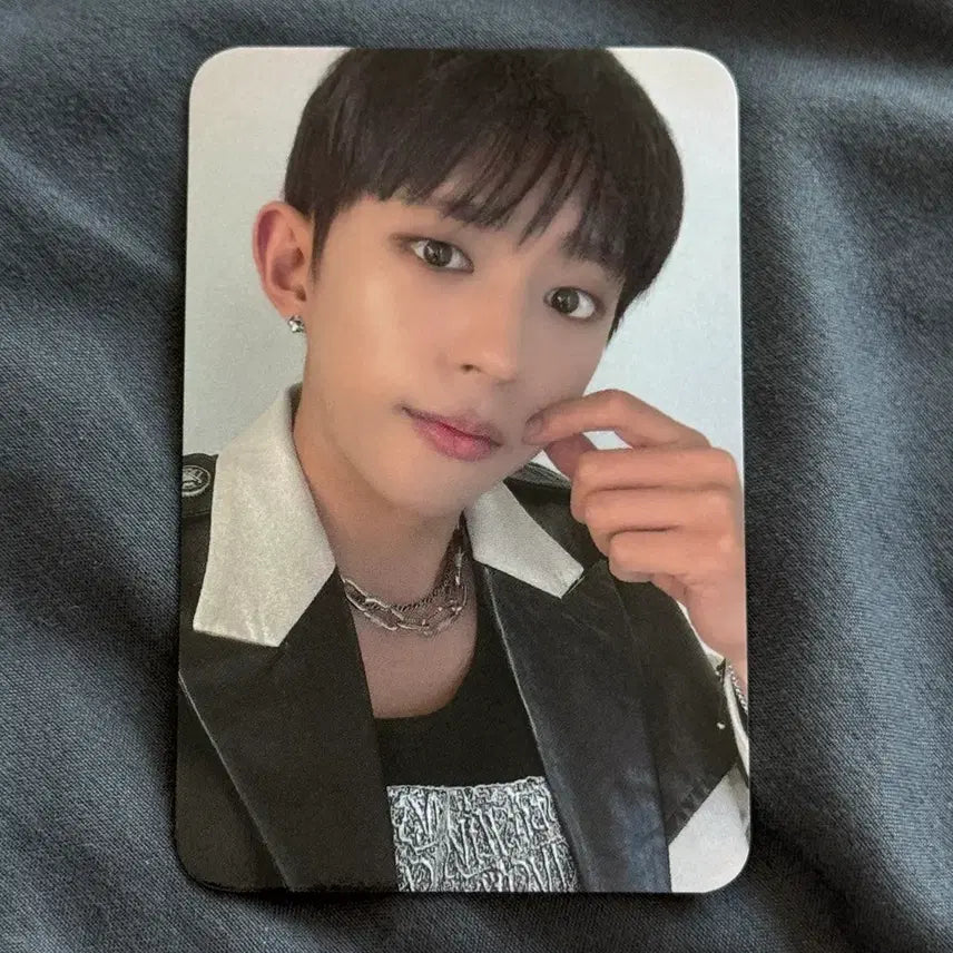 [BUNJANG] DKB D1 What The Hell Everline Lucky Draw POB Photocard / 다크비 디원 왓더헬 에버라인 럭드 볼꼬집 미공포 특전 포카