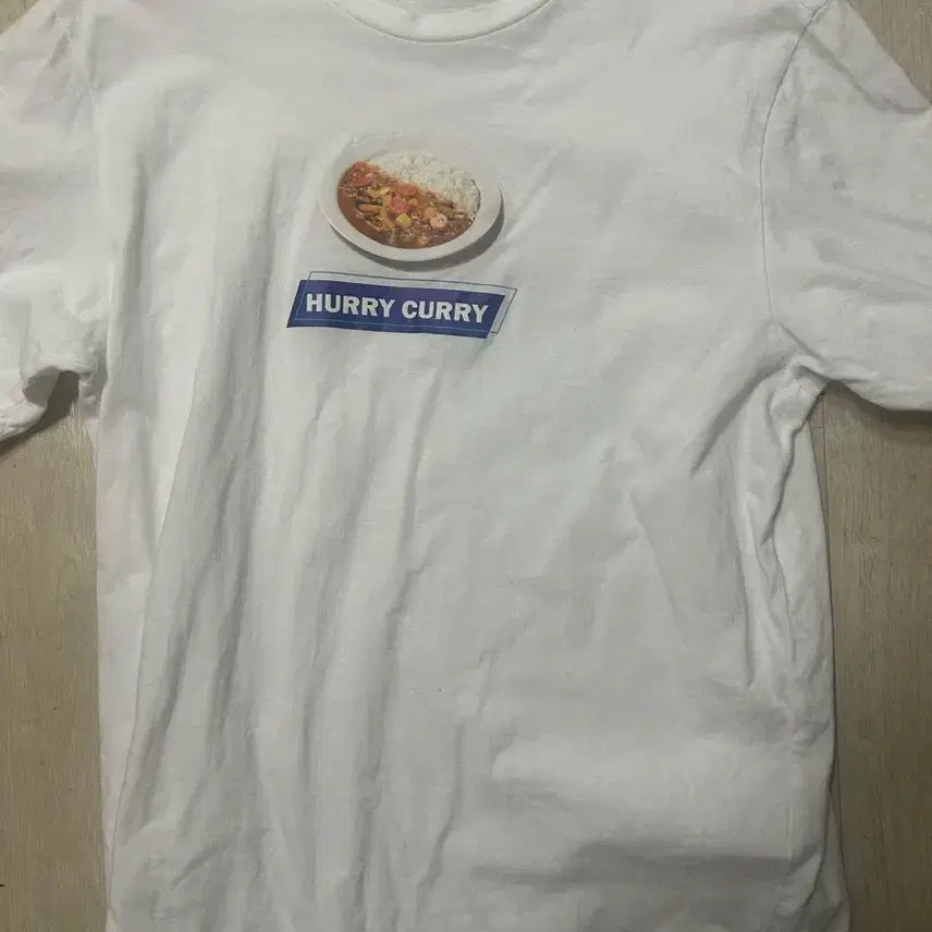 [BUNJANG] 오뚜기 X 시스템옴므  HURRY CURRY 반팔 티셔츠 95사이즈 / 오뚜기 X 시스템옴므  HURRY CURRY 반팔 티셔츠 95사이즈