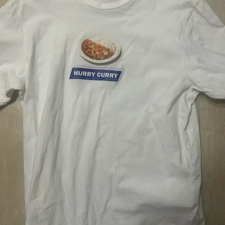 [BUNJANG] 오뚜기 X 시스템옴므  HURRY CURRY 반팔 티셔츠 95사이즈 / 오뚜기 X 시스템옴므  HURRY CURRY 반팔 티셔츠 95사이즈