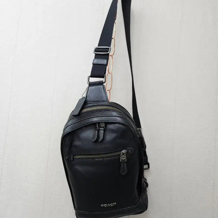 [SOLD OUT] 코치  블랙 가죽슬링백