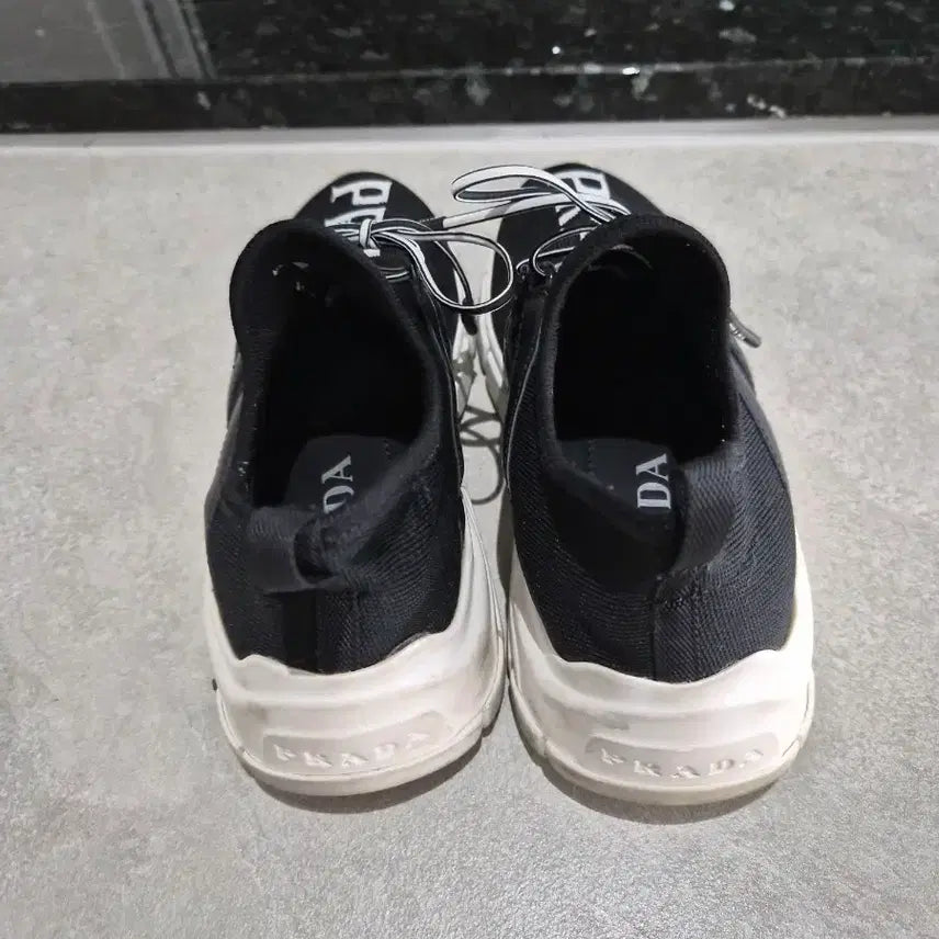 [BUNJANG] Prada Sneakers 36 (230) - Black / 프라다 스니커즈 36(230)