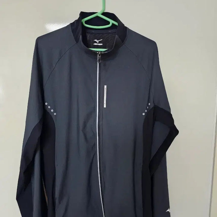 [BUNJANG] Mizuno Black/Gray Functional Windbreaker Jacket L / 미즈노 블랙/그레이 기능성  자켓 L