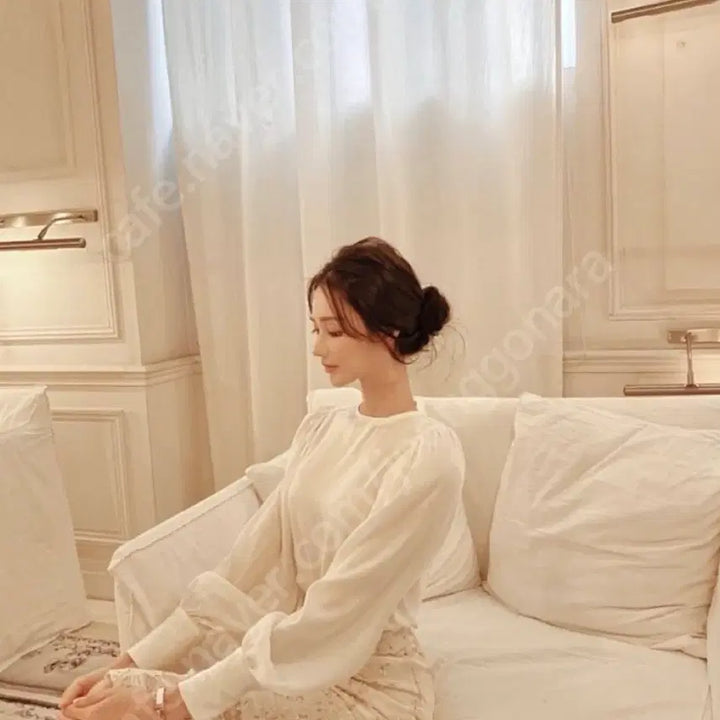 [BUNJANG] La Belle Blanc Classic Silk Blouse / 라벨르블랑 클래식 실크 블라우스