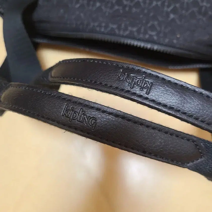 [BUNJANG] Kipling Art M Travel Pack Black Pattern / 키플링 블랙 패턴 아트M 트래블팩