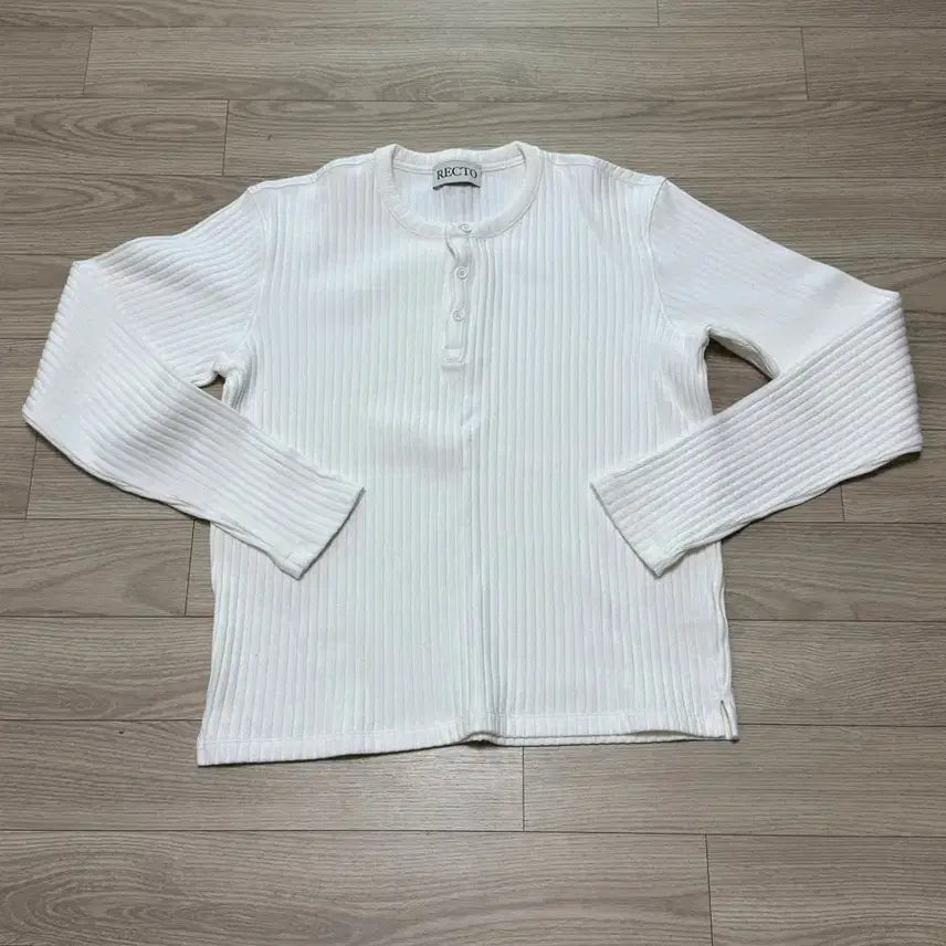 [BUNJANG] Recto RC Logo Jacquard Patch Henley Neck T-shirt White / [S] 렉토 RC 로고 자카드 패치 헨리넥 티셔츠 화이트