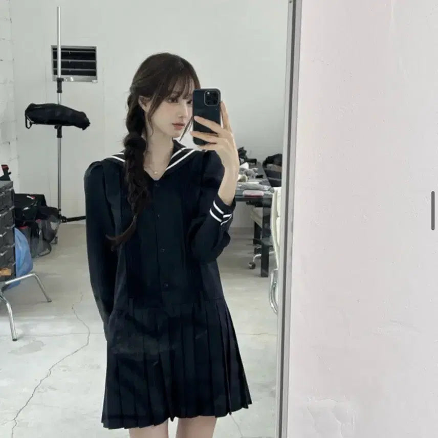 [BUNJANG] La Belle Blanc Sailor Pleated Dress / 라벨르블랑 세일러 플리츠 원피스