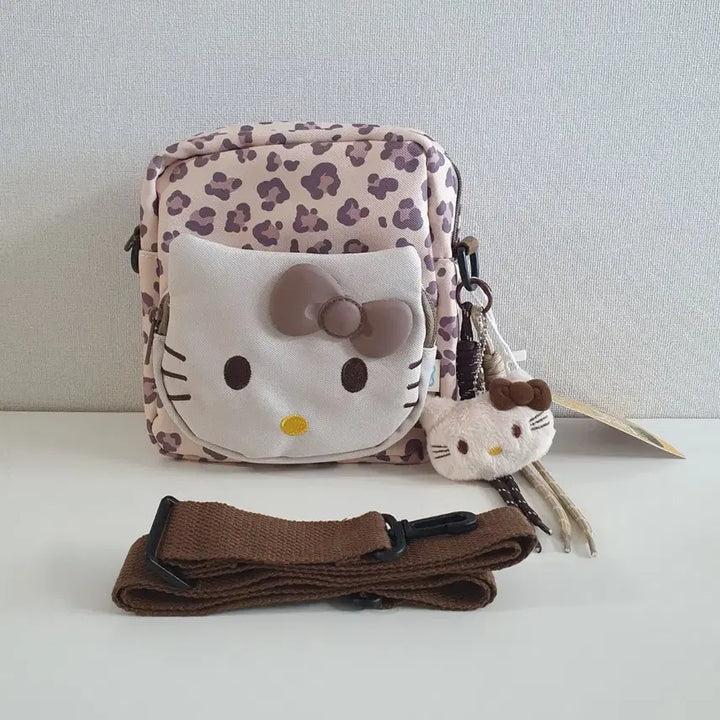 [BUNJANG] Hello Kitty Leopard Mini Crossbody Bag / 키티 레오파드 미니 크로스백