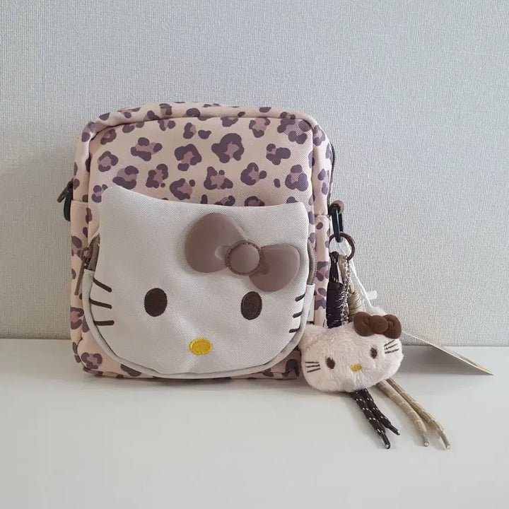 [BUNJANG] Hello Kitty Leopard Mini Crossbody Bag / 키티 레오파드 미니 크로스백
