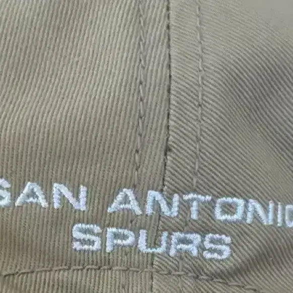 [BUNJANG] NBA Spurs Beige Ball Cap / NBA SPURS 스퍼스 볼캡 베이지색 볼캡