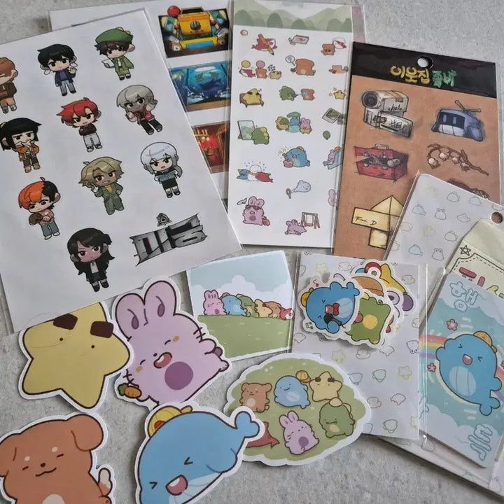 [BUNJANG] Pixelly Sticker, Bambanon Postcard Bundle Set / 픽셀리 스티커 부적, 밤보눈 엽서 일괄