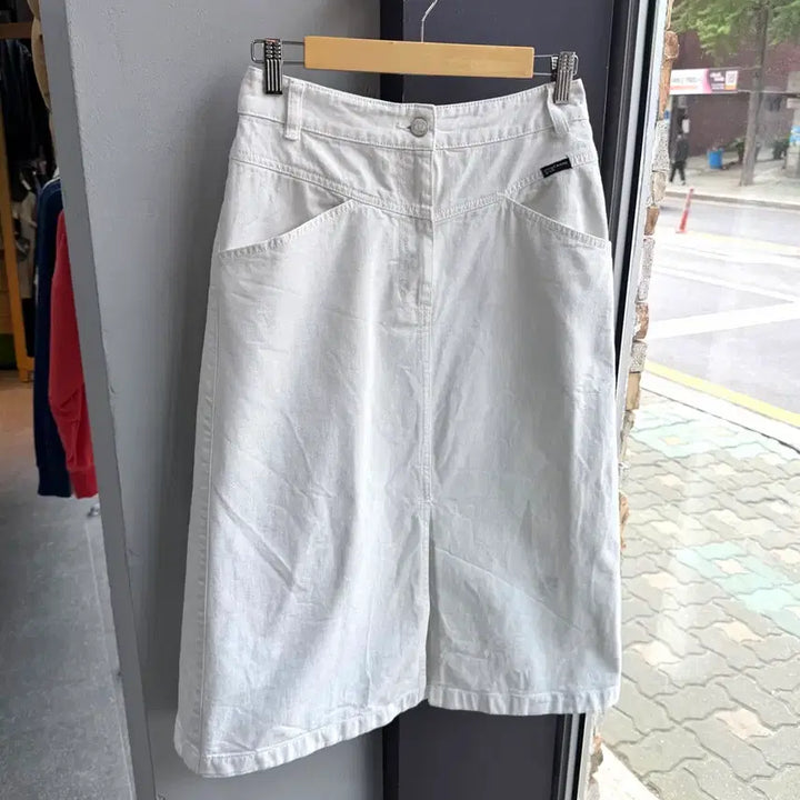 [SOLD OUT] 64/ 시스템 23FW 화이트 코튼 스커트