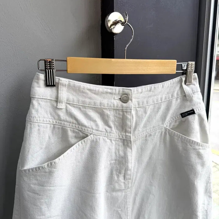 [SOLD OUT] 64/ 시스템 23FW 화이트 코튼 스커트
