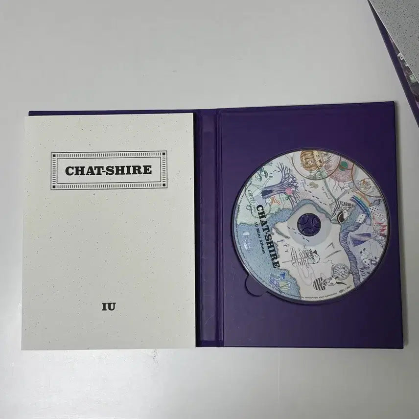 [SOLD OUT] 아이유 챗셔 CD앨범