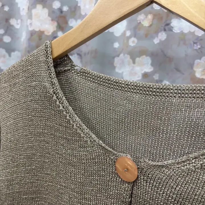 [BUNJANG] Vintage Brown Cardigan with Button Detail / 빈티지 단추 브라운 가디건