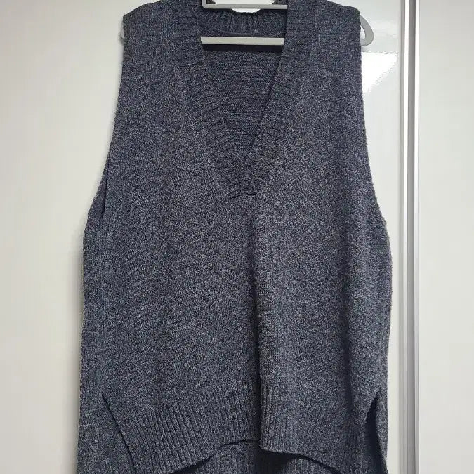 [BUNJANG] Grey V-Neck Knit Vest / V넥 니트 조끼 그레이, 임부복 가능