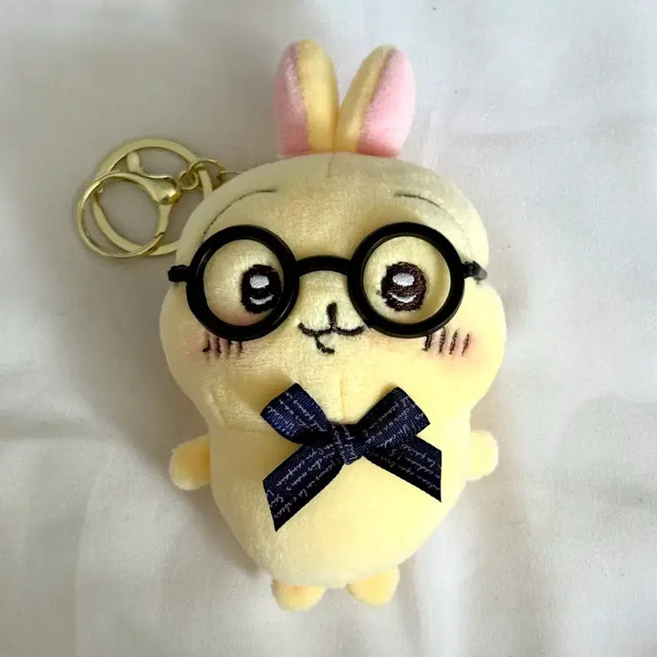 [BUNJANG] Chiikawa Usagi Rabbit Doll Keychain Yellow Glasses Ribbon / 치이카와 우사기 토끼 인형 키링 옐로우 안경 리본