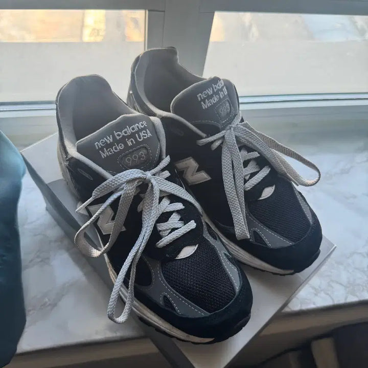[BUNJANG] New Balance 993 Black D Standard Sneakers / 뉴발란스 993 블랙 270D