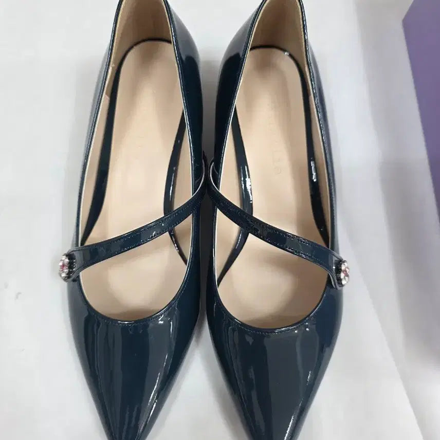 [BUNJANG] Amelia Pumps - Navy Enamel Leather Heels / 아멜리아 펌프스