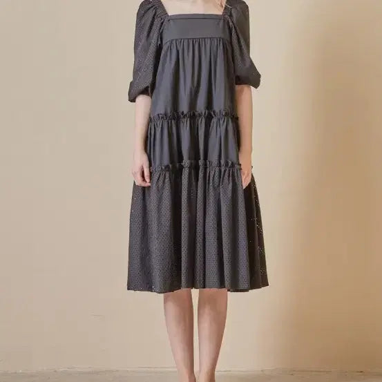 [BUNJANG] Caaie Punch Tiered Kang Kang One-Piece Dress / 까이에 까이지엔느 펀칭티어드 캉캉원피스