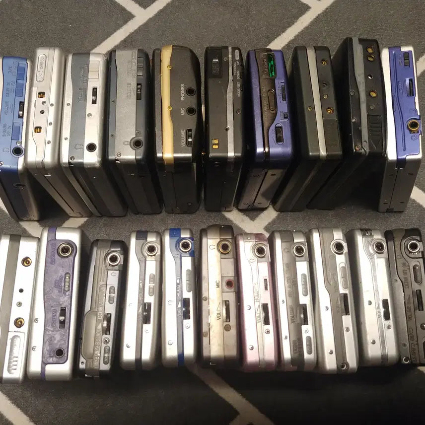 [BUNJANG] Sony Walkman Cassette Player Bundle (21 Units) / 정크워크맨 21대-2 판매합니다.