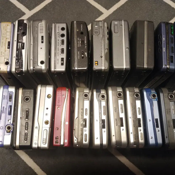[BUNJANG] Sony Walkman Cassette Player Bundle (21 Units) / 정크워크맨 21대-4 판매합니다.