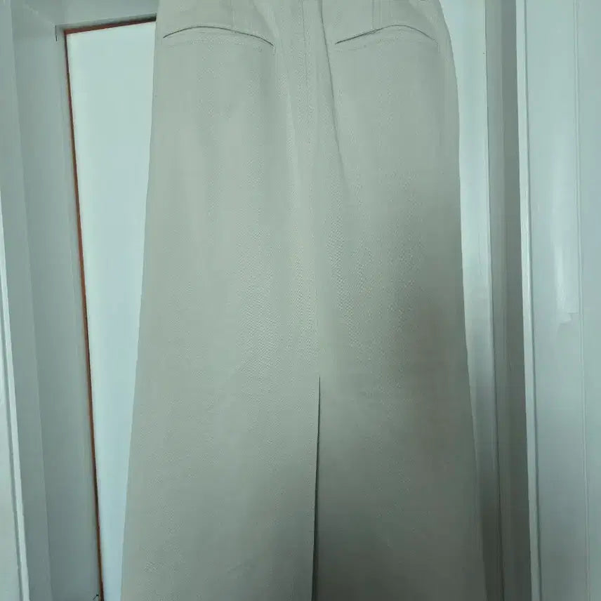 [BUNJANG] Facade Pattern Two-Tuck Skirt / 파사드패턴 투턱 스커트