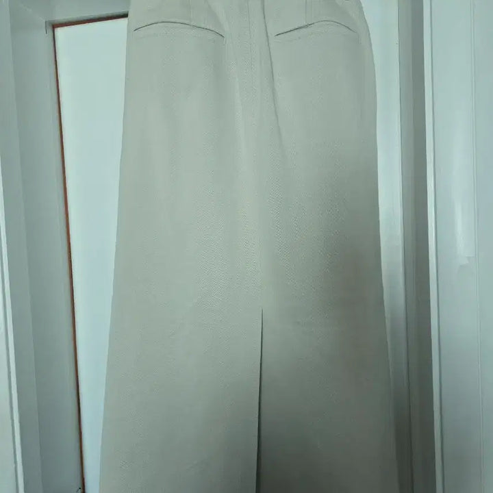 [BUNJANG] Facade Pattern Two-Tuck Skirt / 파사드패턴 투턱 스커트