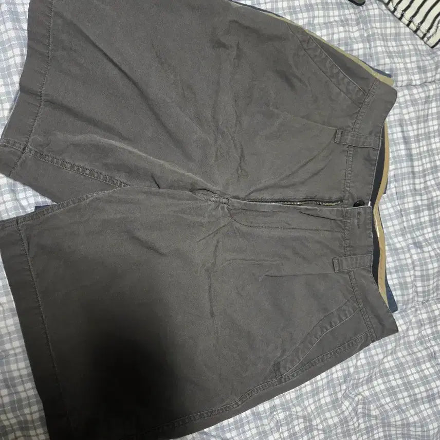[BUNJANG] Aēspa X Ourselfs High Cotton Shorts Charcoal Brown / 에스파이 X 아워셀브스 하이 코튼 쇼츠 / 차콜브라운 1사이즈