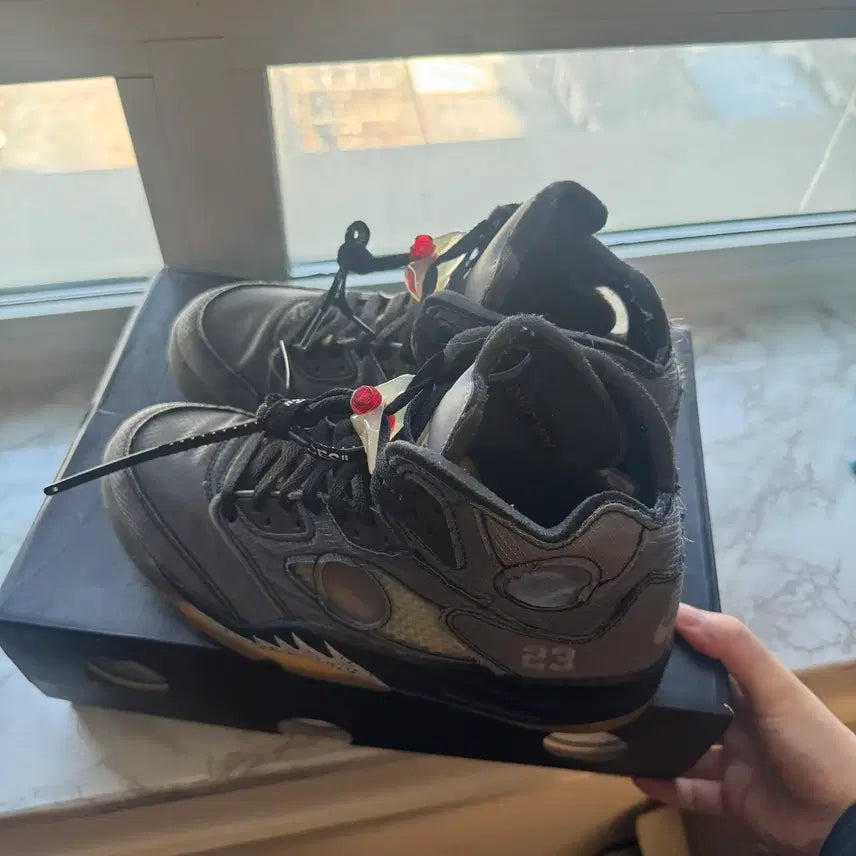 [BUNJANG] Off-White Jordan 5 Retro SP Black Muslin Sneakers / 조던 5 x 오프화이트 레트로 SP 블랙 모슬린