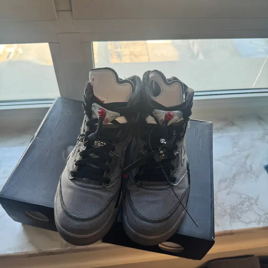 [BUNJANG] Off-White Jordan 5 Retro SP Black Muslin Sneakers / 조던 5 x 오프화이트 레트로 SP 블랙 모슬린