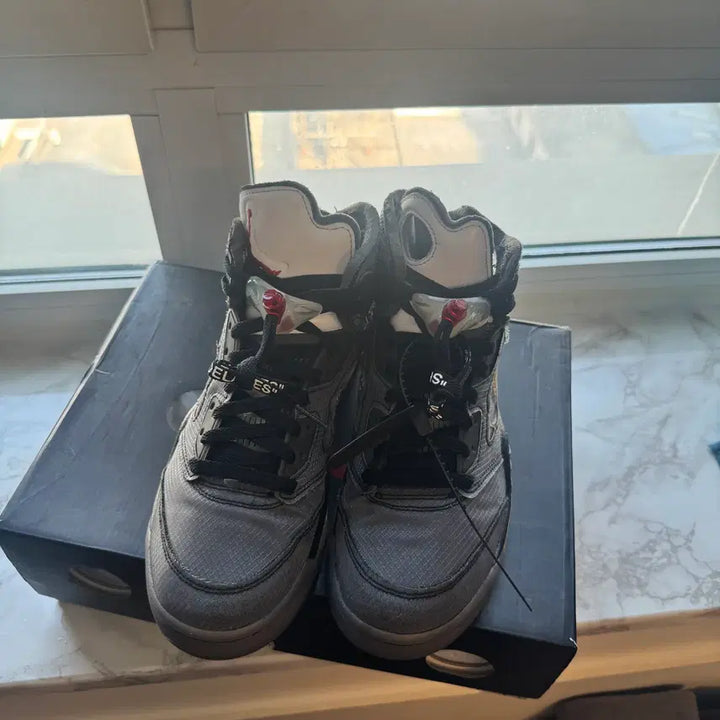 [BUNJANG] Off-White Jordan 5 Retro SP Black Muslin Sneakers / 조던 5 x 오프화이트 레트로 SP 블랙 모슬린