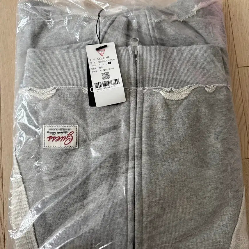 [BUNJANG] Guess Hyunjin Hood L Size / 게스 현진 후드 XL 사이즈
