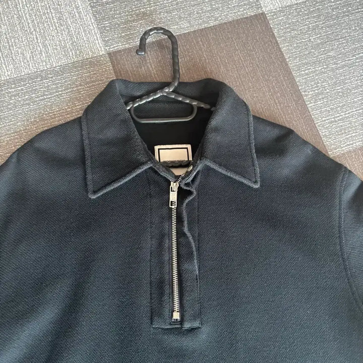 [BUNJANG] Wooyoungmi 23SS Black Half-Zip Collar T-Shirt Size 48 / 우영미  23ss 블랙 반집업 카라 티셔츠 48