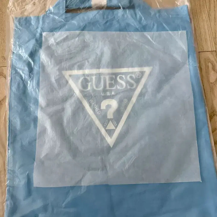 [BUNJANG] Guess Hyunjin Popup Gift Bag / 게스 현진 팝업 30만원이상 증정백